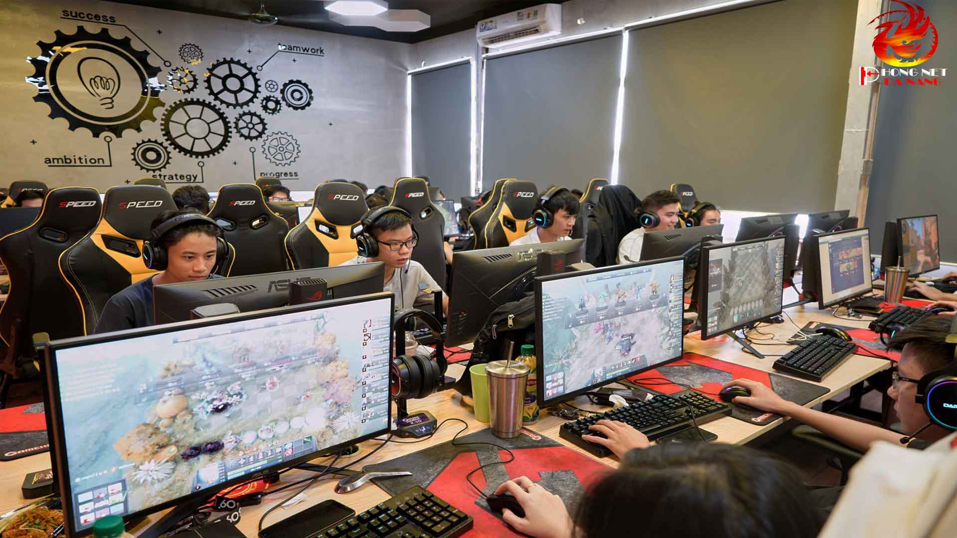 trang-tri-phong-net-tron-goi-tai-da-nang-phongnetdanang.com-18
