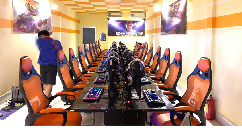 cau-tao-cua-mot-chiec-ban-phong-net-chuan-2