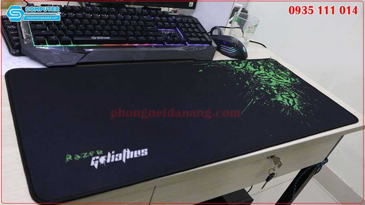 lot-chuot-phong-net-laser-razer-gaming-3008003mm-size-lon-san-co-vien-1