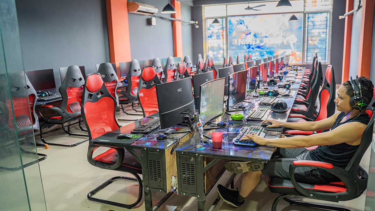 mau-phong-net-tong-mau-do-den-4